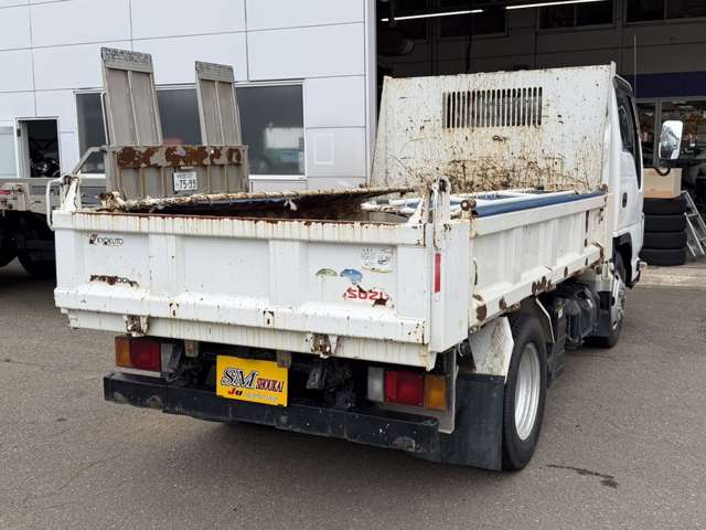 Isuzu Elf 6