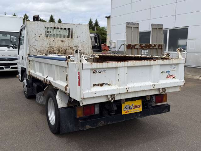 Isuzu Elf 7