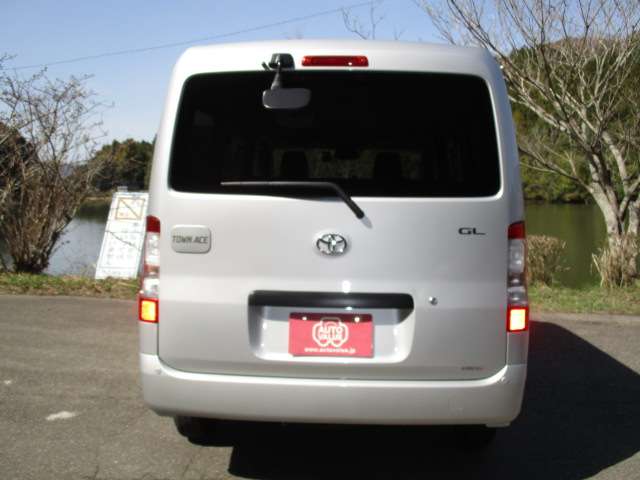 Toyota Town Ace Van 8