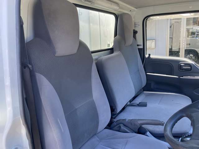 Isuzu Elf 11