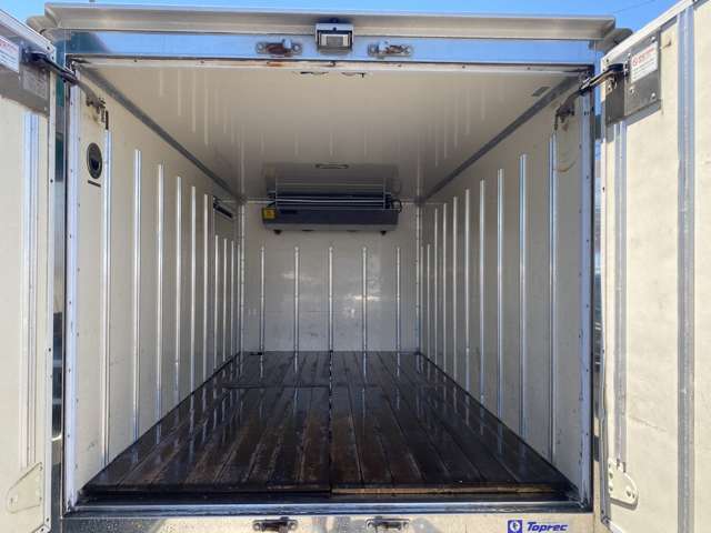 Isuzu Elf 8