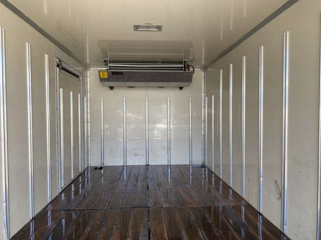 Isuzu Elf 9