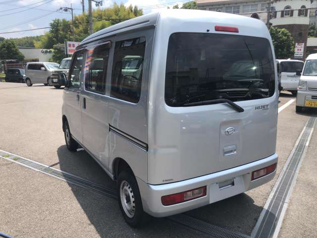 Daihatsu Hijet Cargo 7