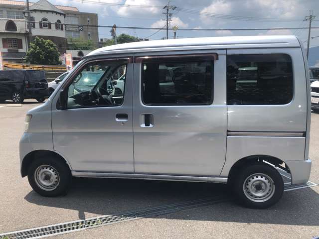 Daihatsu Hijet Cargo 8