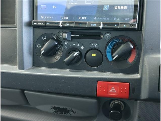 Isuzu Elf 12