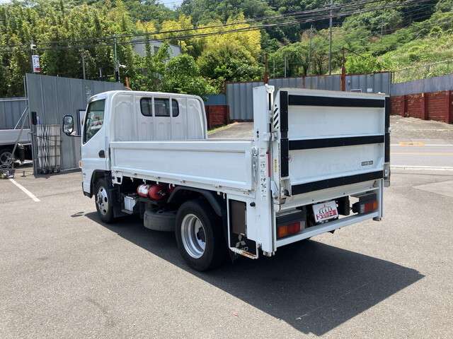 Mitsubishi Fuso Canter 2
