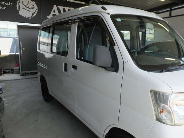 Daihatsu Hijet Cargo 7
