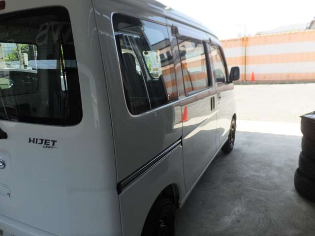 Daihatsu Hijet Cargo 10
