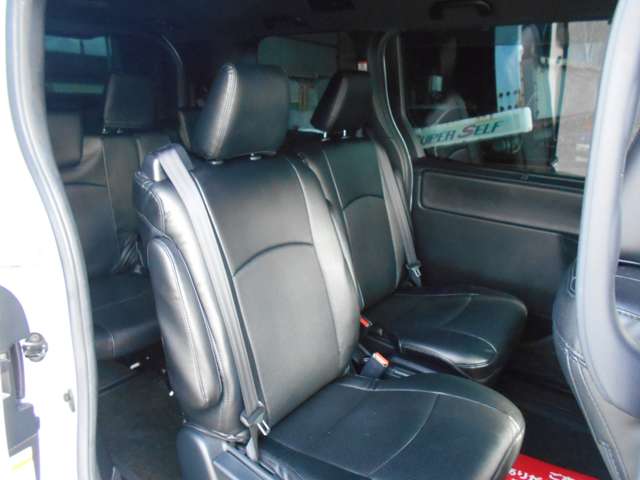 Toyota Noah 7