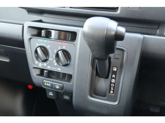 Toyota Pixis Van 9