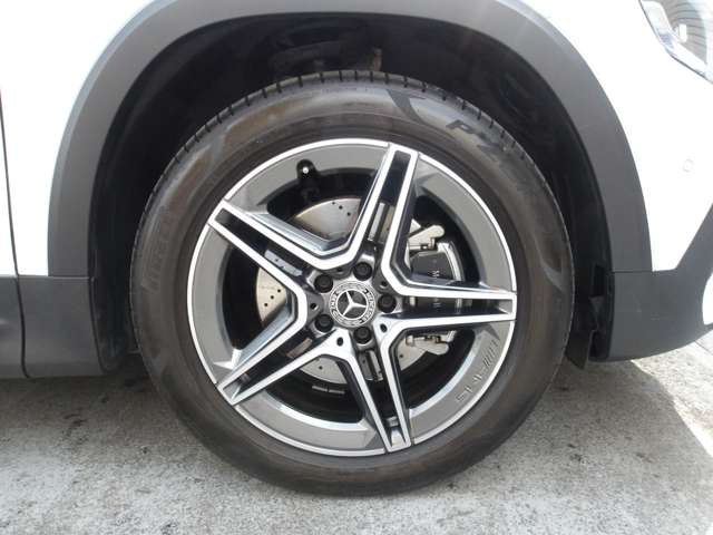 Mercedes-Benz GLB 4