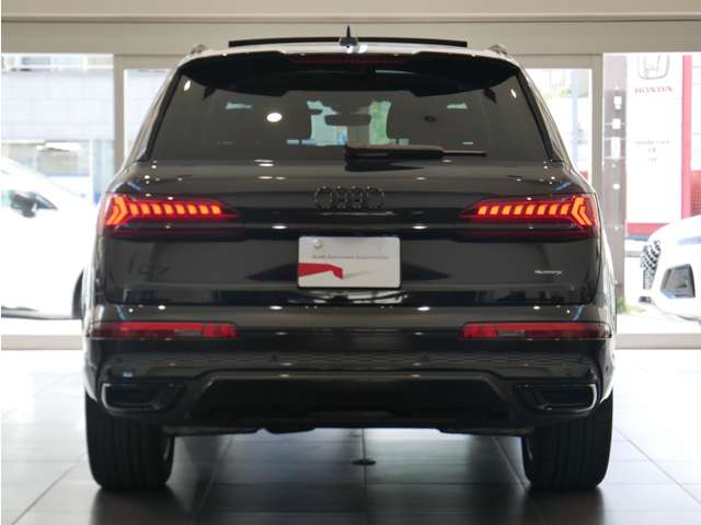 Audi Q7 6