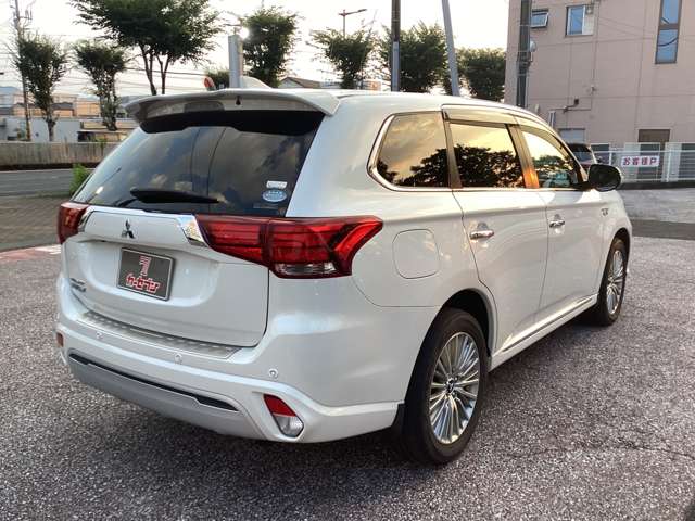 Mitsubishi Outlander PHEV 5