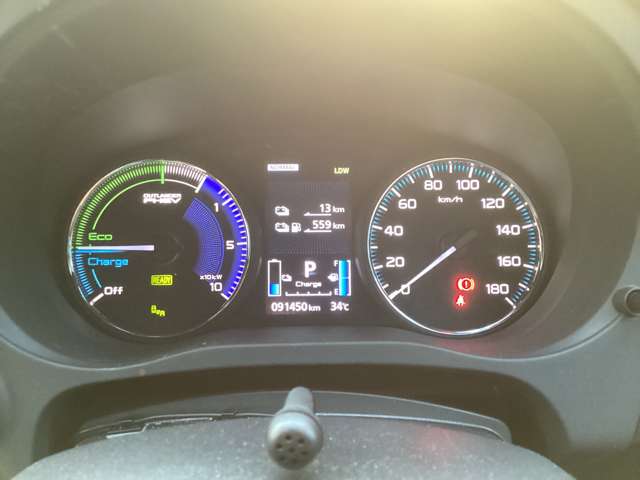 Mitsubishi Outlander PHEV 10
