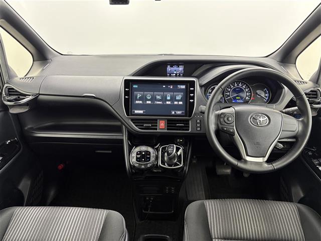 Toyota Noah 3