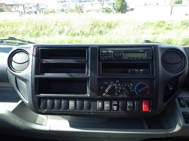Hino Dutro 12
