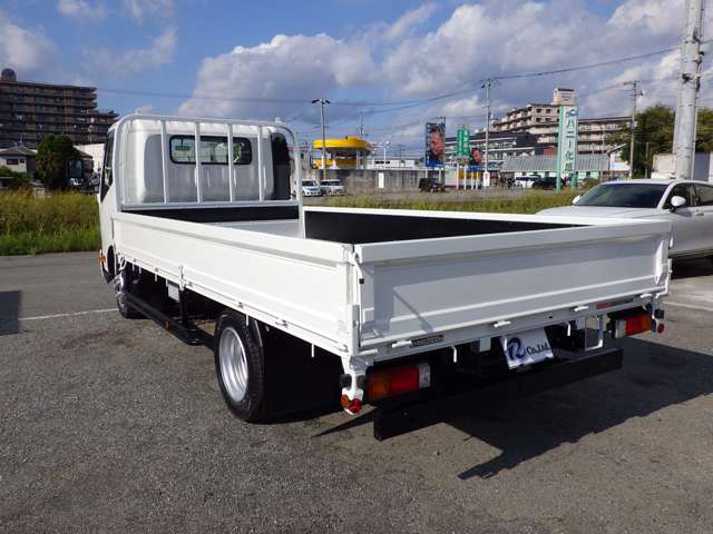 Hino Dutro 2