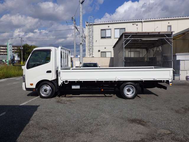 Hino Dutro 3