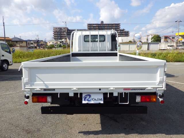 Hino Dutro 5