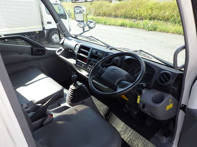 Hino Dutro 9