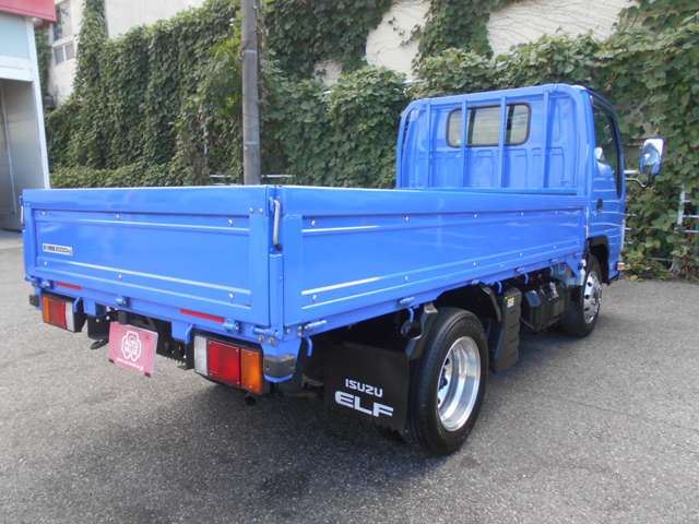 Isuzu Elf 8