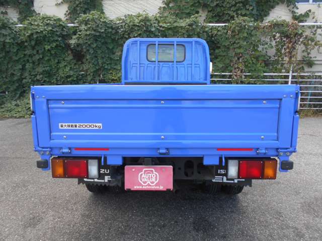 Isuzu Elf 9