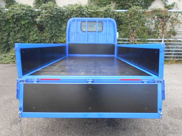 Isuzu Elf 10