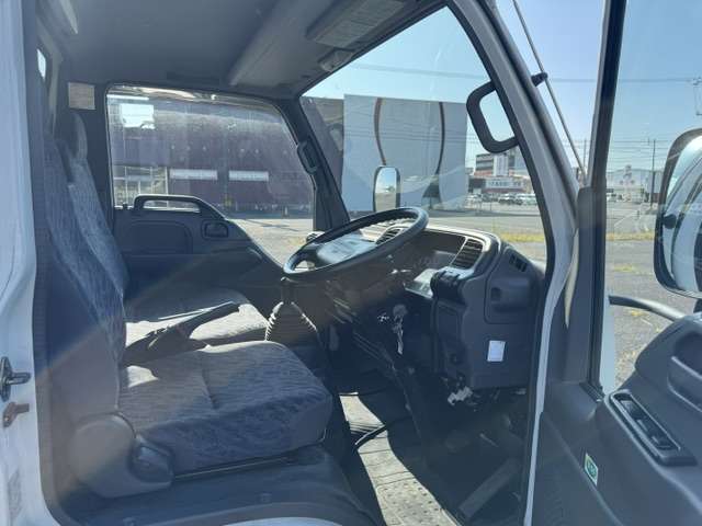 Isuzu Elf 6