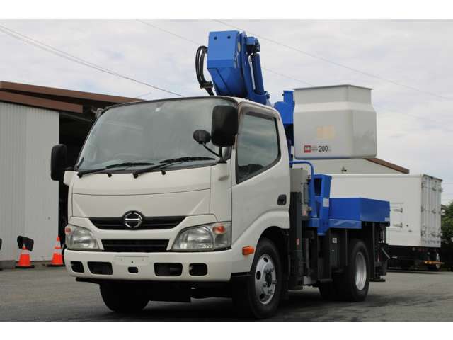 Hino Dutro 12