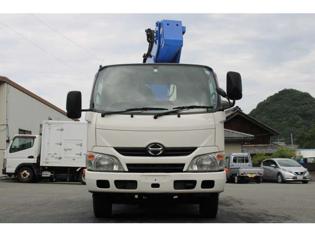 Hino Dutro 2