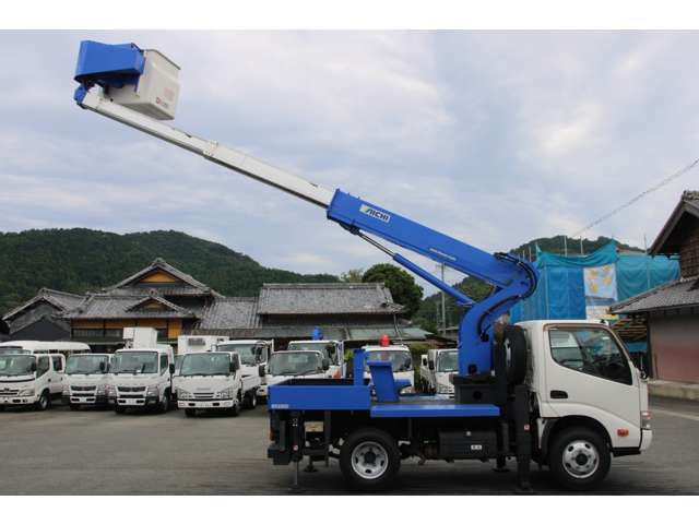 Hino Dutro 5