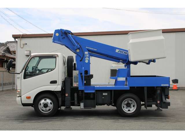 Hino Dutro 6