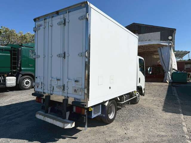 Isuzu Elf 6