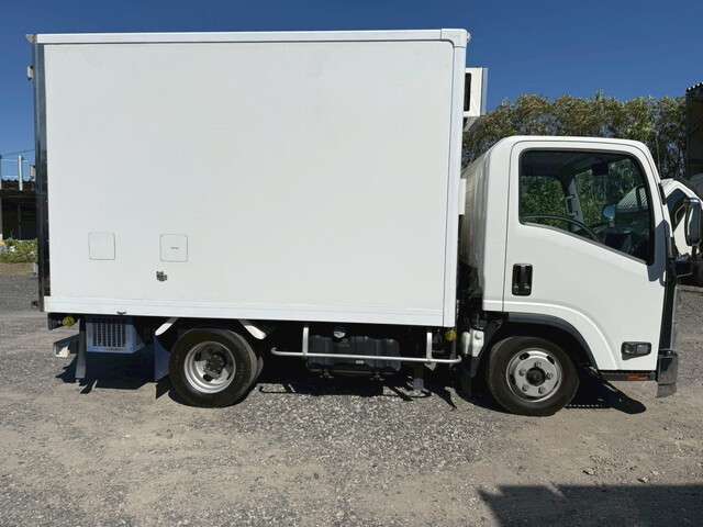 Isuzu Elf 7