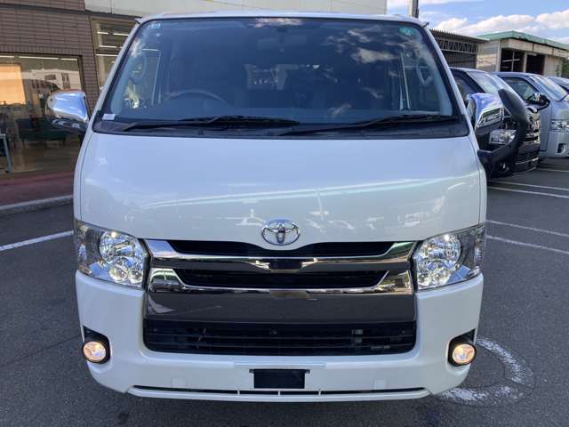 Toyota Hiace Van 2