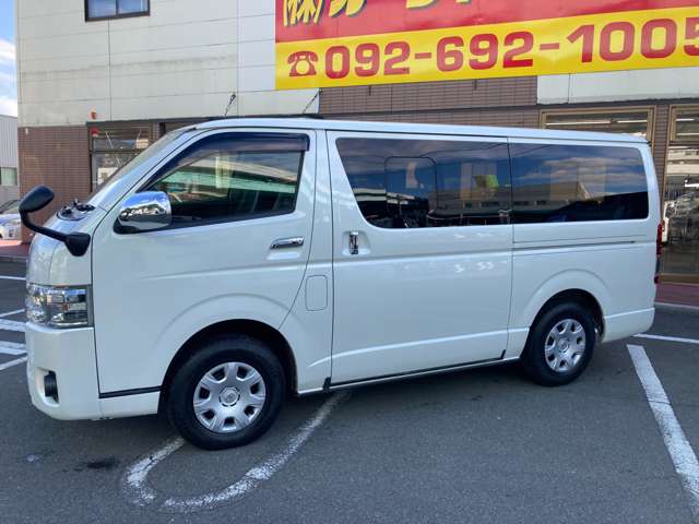 Toyota Hiace Van 6