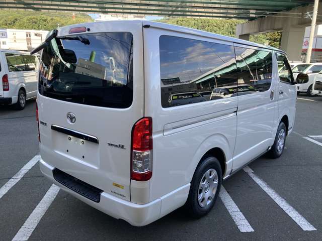 Toyota Hiace Van 10