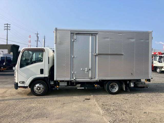 Isuzu Elf 4