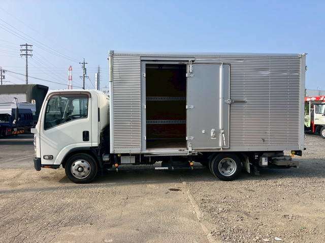 Isuzu Elf 5