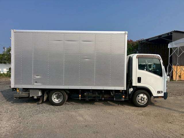 Isuzu Elf 8