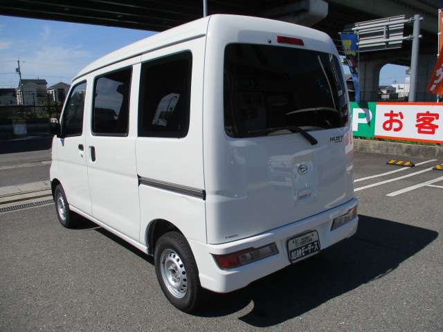 Daihatsu Hijet Cargo 12