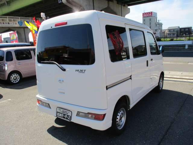 Daihatsu Hijet Cargo 2
