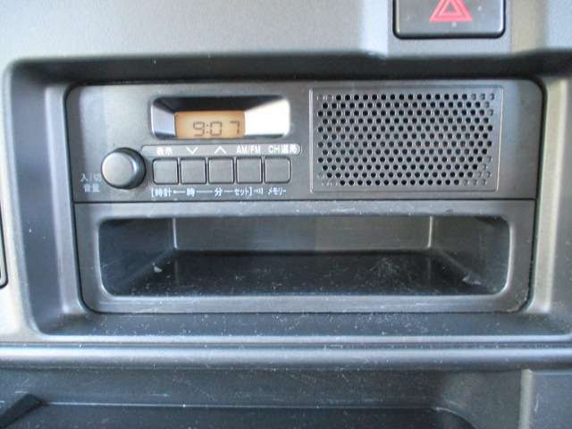 Daihatsu Hijet Cargo 4