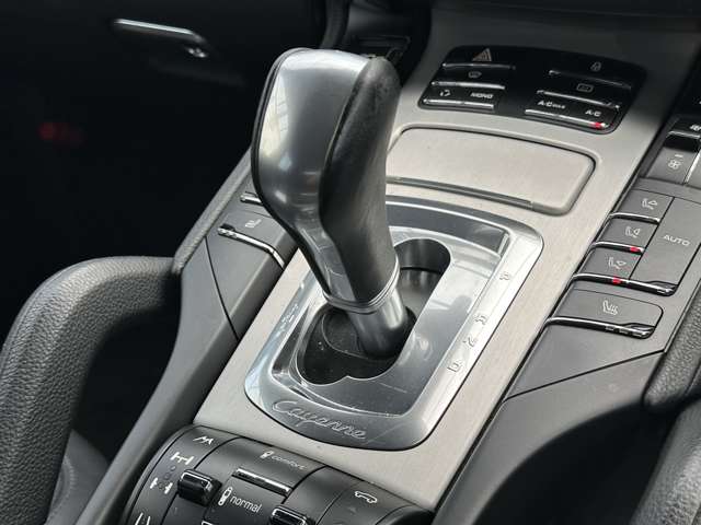 Porsche Cayenne 12