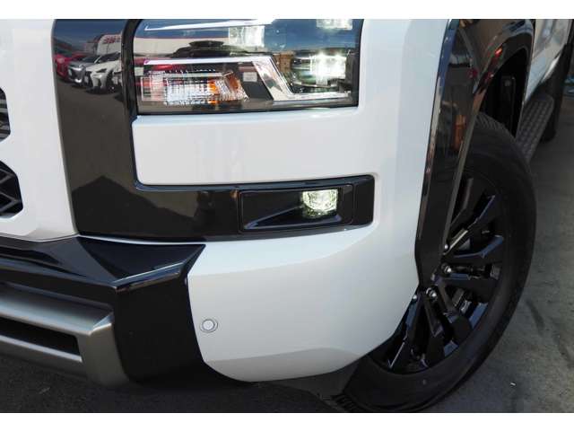 Mitsubishi Triton 9