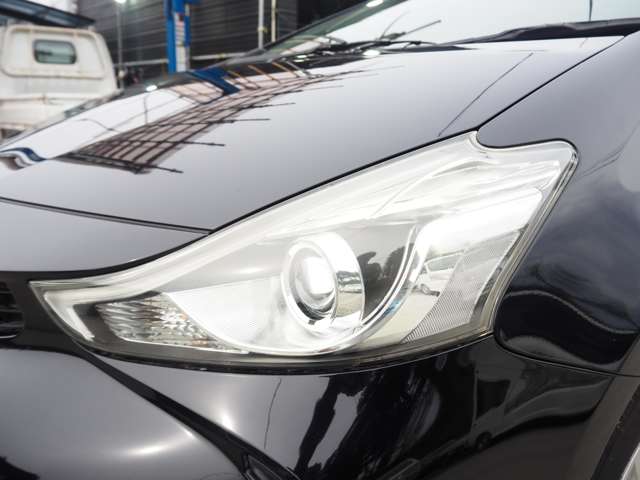 Toyota Prius α 12