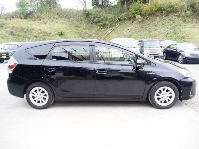 Toyota Prius α 8