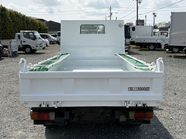 Hino Dutro 2