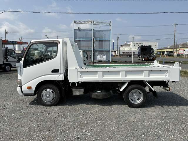 Hino Dutro 6