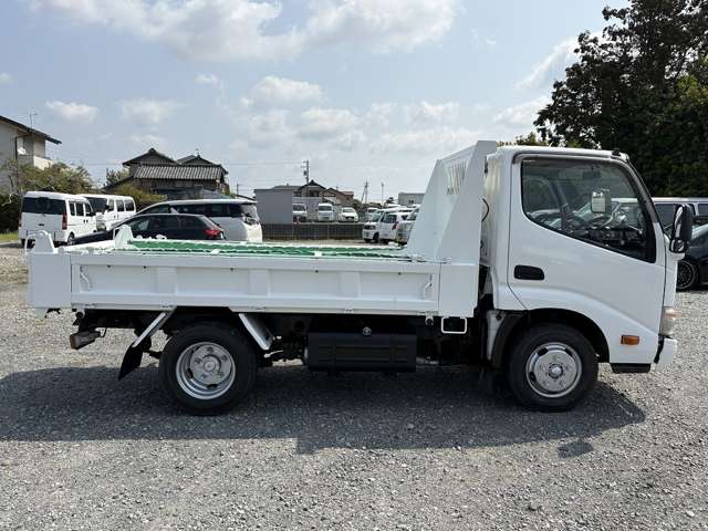 Hino Dutro 7